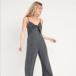 Old Navy tie front jumpsuit new with tags